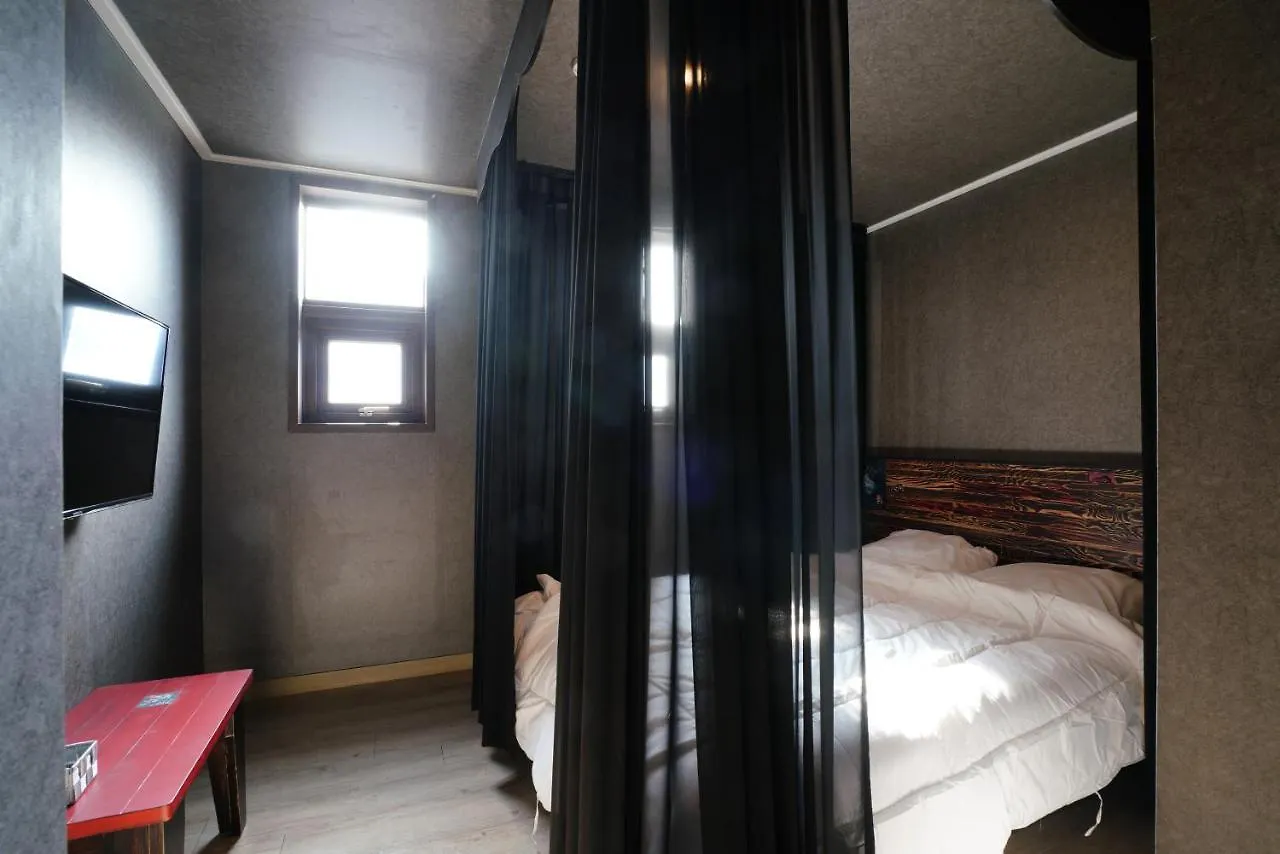 Stay Hyun Jeju 0*,
